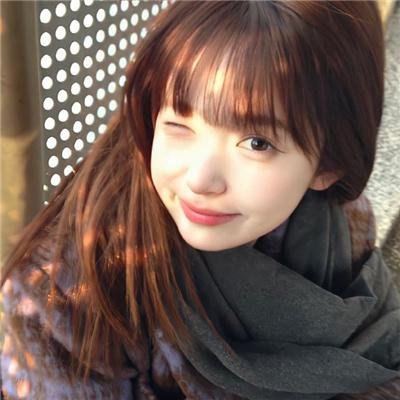带剑女孩